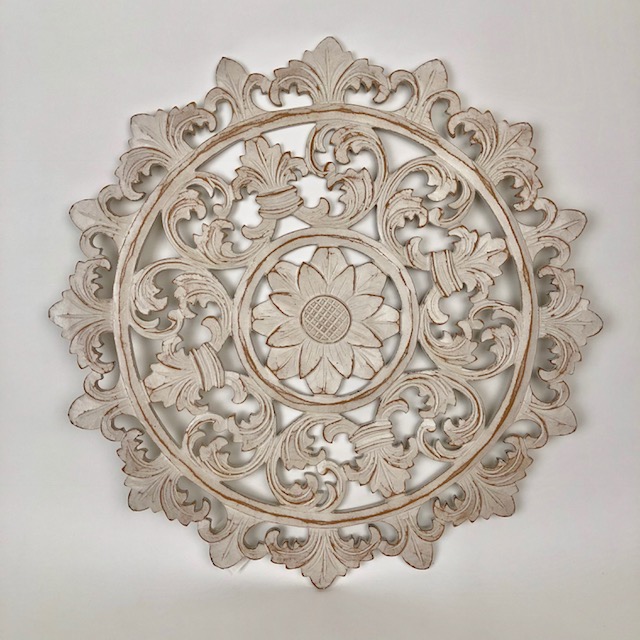 Houten ronde bloem paneel wanddecoratie ± 60cm whitewash – Zus & Zo Oostburg | Unieke cadeau's vindt u